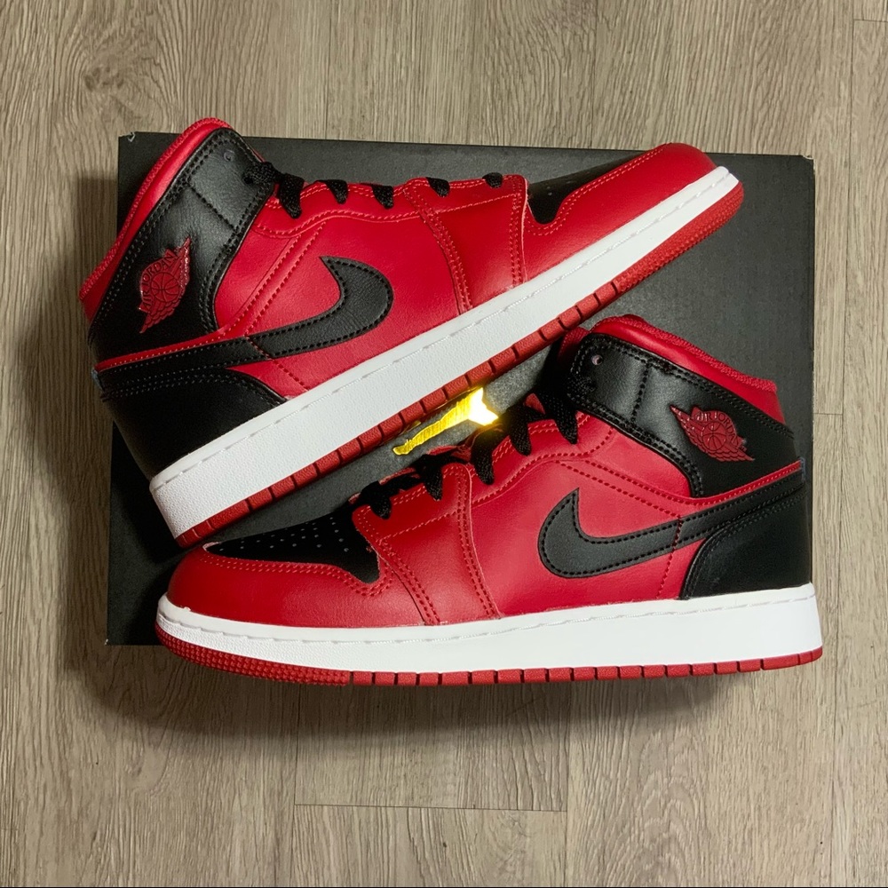 Nike Air Jordan 1 Mid GS 'Reverse Bred' Gym Red/Black 554725-660 Size 6.5Y/8W - Picture 7 of 11